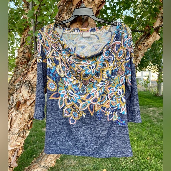 Sweaters - 🌷Sweet light weight sweater sz Small